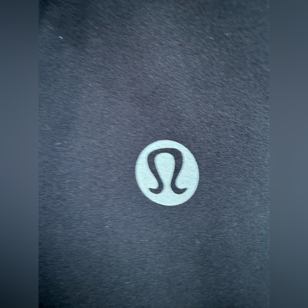 Lululemon rain coat/trench - 19” ptp - Picture 9 of 9